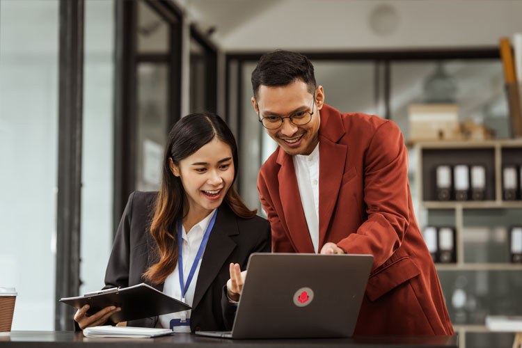 EE--People-Business-Partner-at-your-service